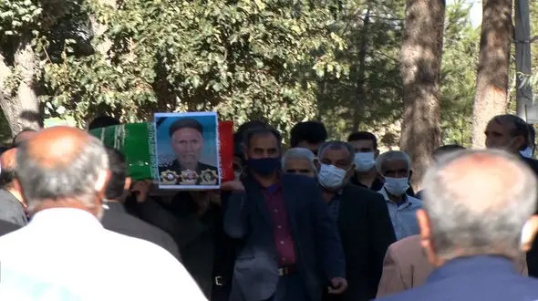 تشییع و خاکسپاری پدر سه شهید در اصفهان 