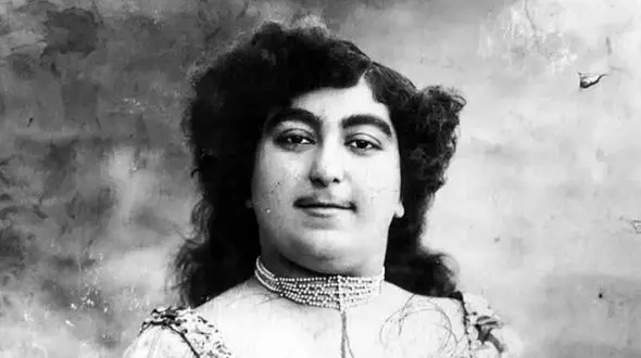  عکس جالب و واضح از دختر و نوه های ناصرالدین شاه برای اولین بار 