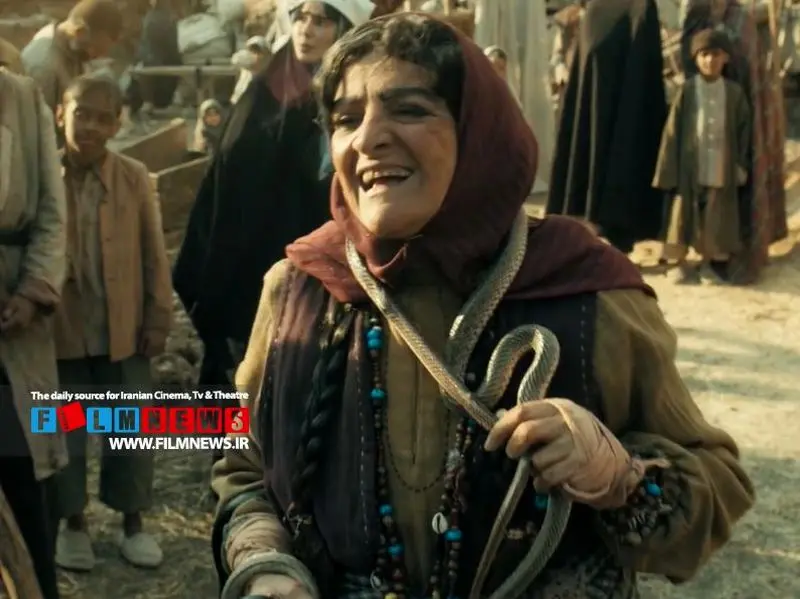 رونمایی از بازی گلاب آدینه در نقش زیور معرکه‌گیر «بامداد خمار» 