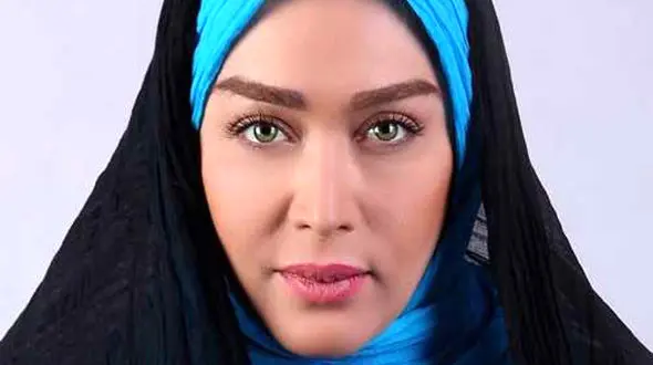 ذوق زدگی سارا منجزی پور از  مانتوی خوشرنگش + عکس