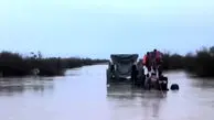 فیلم گرفتار شدن راننده کامیون در سیلاب کرمان