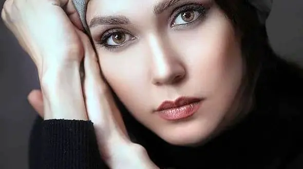 جسورانه ترین عکس شهرزاد کمال زاده/ موتور سواری با دامن