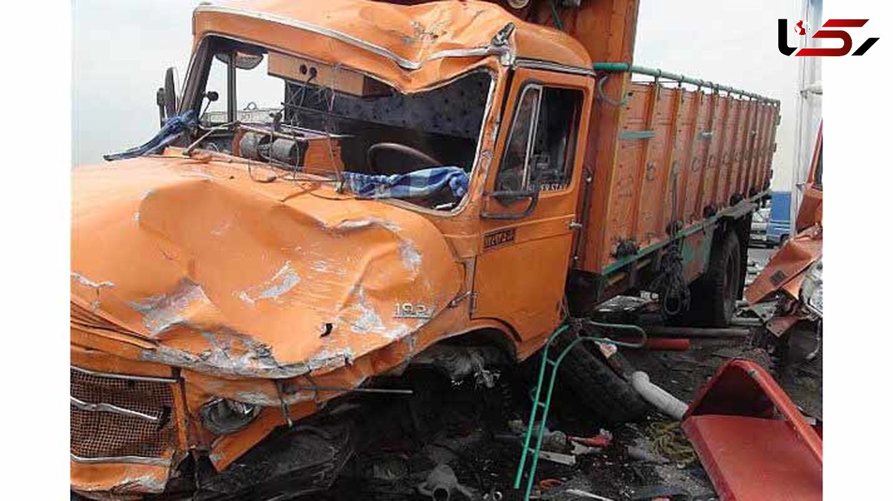 6 کشته در تصادف وحشتناک پراید و کامیون در محور کازرون به شیراز 