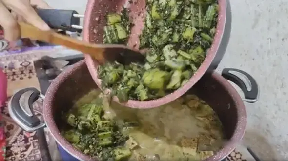 غذاهای محلی ایران: طرز تهیه خورشت کرفس روستایی + فیلم
