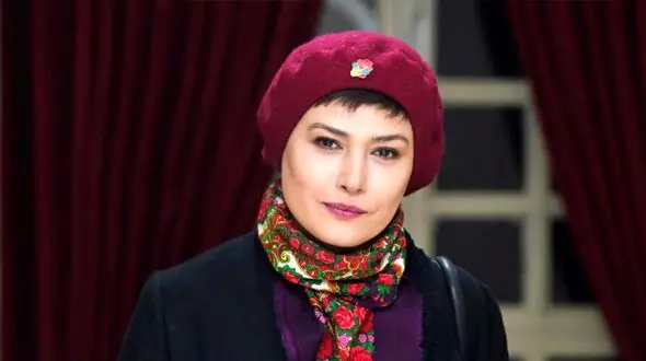 فیلم عشق مادرانه لادن مستوفی به گرگ وحشی در پشت صحنه فیلم برف آخر ! / گرگ  را اهلی کرد !