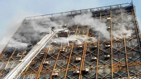 اگر آتش‌نشانان خارج می‌شدند ۳۰۰ نفر زیر آوار می‌ماندند / جزئیات فاجعه پلاسکو از زبان سخنگوی آتش نشانی