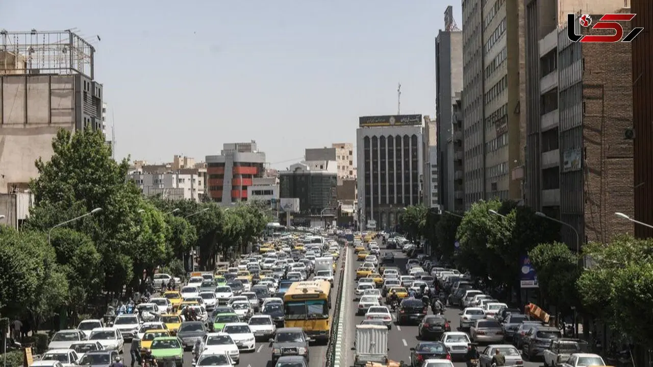 خلاقیت خنده دار شهرداری در نصب بنر برای ترغیب زوج ها به فرزندآوری با عکس گلوریا هاردی و ساعد سهیلی حماسه آفرید
