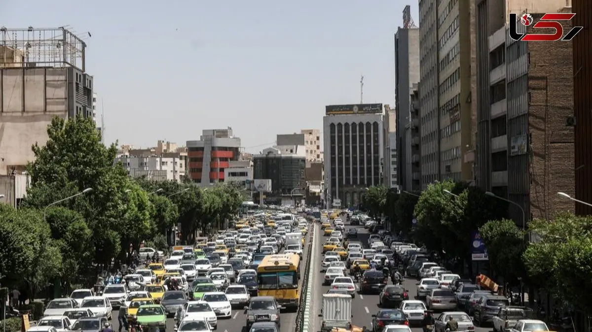 خلاقیت خنده دار شهرداری در نصب بنر برای ترغیب زوج ها به فرزندآوری با عکس گلوریا هاردی و ساعد سهیلی حماسه آفرید