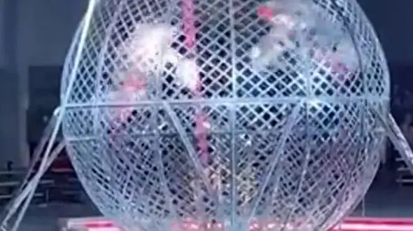 از تگرگ غیرعادی در چین تا حادثه در هنرنمایی