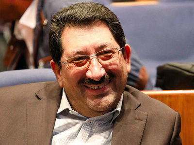 پشت محمد اتابک، وزیر صمت به چه کسی گرم است؟