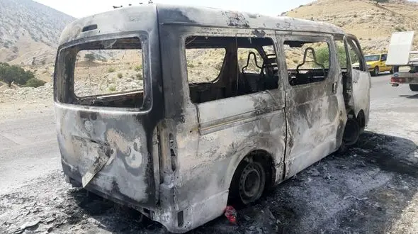 سوختن کامل آمبولانس / زن بیمار شانس آورد + عکس ها