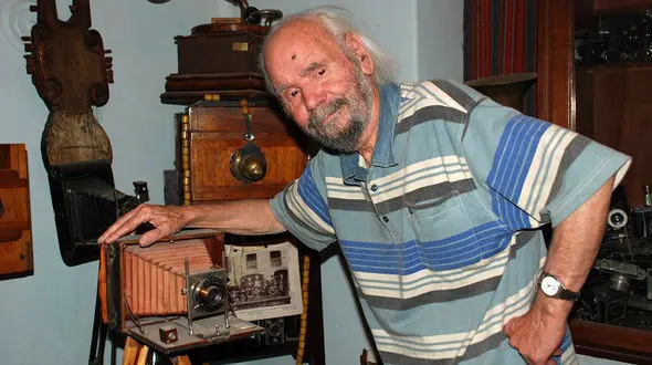 قدیمی ترین عکاس سینما را بشناسید / هنرمندی که عمر خود را صرف حضور در سینما کرد + عکس