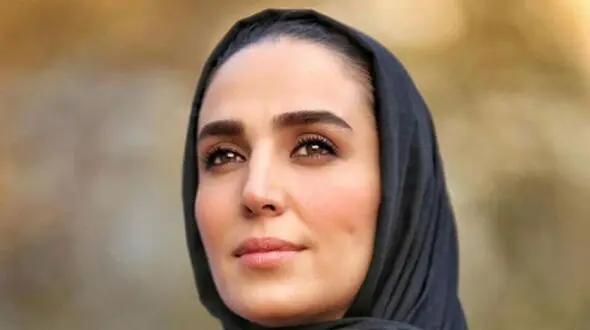 عکس/ سفره عقد باشکوه و زیبای سوگل طهماسبی با وسایل شیک و امروزی با تم طلایی/ همه چی تمومه...!