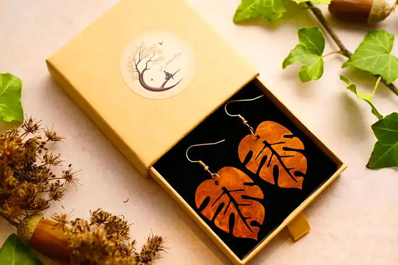 گوشواره‌های چوبی  تصویر