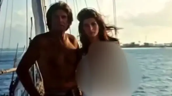 فیلمی که جهان را تکان داد / زوج گمشده 25 سال وسط اقیانوس زنده ماندند !