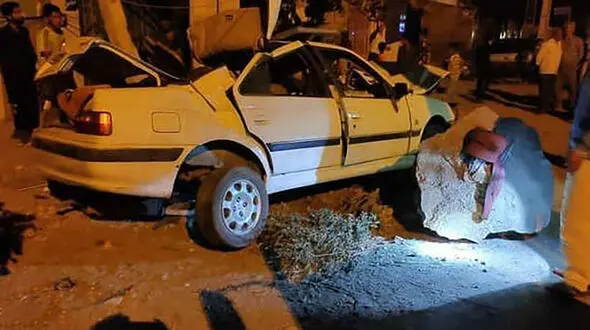 تصادف هولناک پژو پارس  با ستون برق در روستای اسلام آباد+ عکس