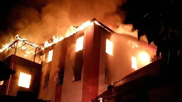 مرگ 11 دانش آموز در آتش سوزی مدرسه نابینایان / حال 6 دانش آموز اوگاندا وخیم است