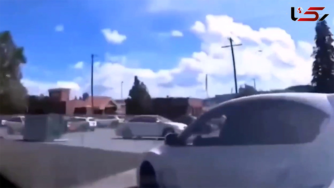 ببینید / لحظه تصادف وحشتناک 2 خودرو از زاویه دوربین داخل کابین + فیلم