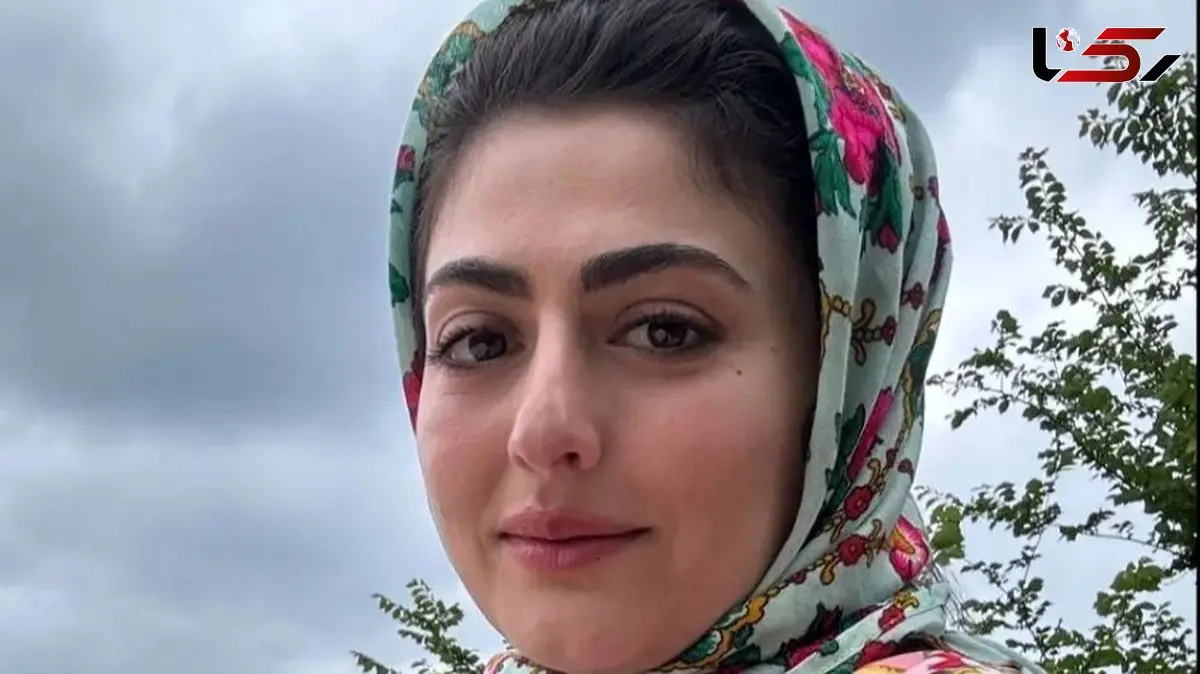 عکس| سفر زمان؛ چهرۀ «انیس» (سریال سوجان) در جلسۀ دفاع از پایان نامه اش