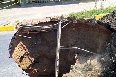 فرونشست؛ بزرگ‌ترین بحران زمین‌شناختی ایران است/  زیر پای اصفهان «۱۰ متر خلأ» ایجاد شده است/ هشدارهای کارشناسان فقط در کشوی ارگان ها خاک می خوردند! + فیلم 