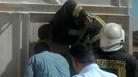 سقوط کارگر کارخانه گچ در مخازن نگهداری/ در قم رخ داد + عکس