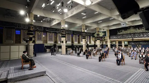 مقام معظم رهبری : کسب مدال به‌واسطه وطن‌فروشی و خود فروشی نیز از نمونه‌های قهرمانیِ ناسالم است