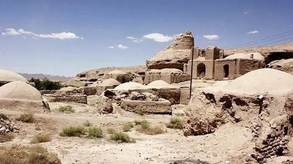 فرو ریختن یک برج تاریخی در زلزله دیروز کرمان+تصاویر 