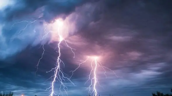 رعد و برق مرد گیلانی را خشک کرد / در شفت رخ داد