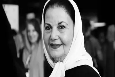 عکس / مرتضی عقیلی و پوری بنایی در ۷۷ و ۸۱ سالگی کنار دریا /  هنوز هم جذاب و ...