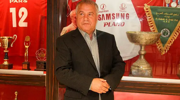 علی پروین راهی بیمارستان شد