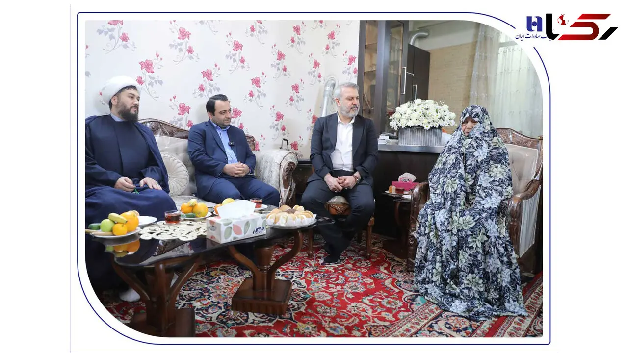 دیدار مدیرعامل بانک صادرات ایران با مادر و خانواده «شهید محمدنبی محمدی»