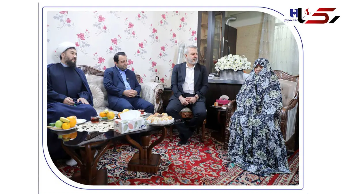 دیدار مدیرعامل بانک صادرات ایران با مادر و خانواده «شهید محمدنبی محمدی»