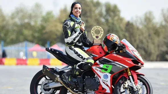 تصادف موتورسوار ایرانی در تایلند / آرزو عابدینی از دور مسابقات کنار رفت