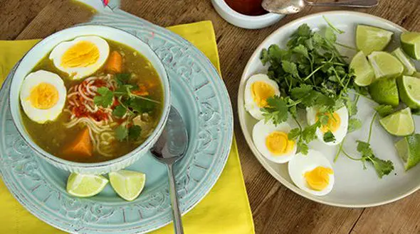 سوپ مرغ اندونزی، یک سوپ مقوی برای افطار 