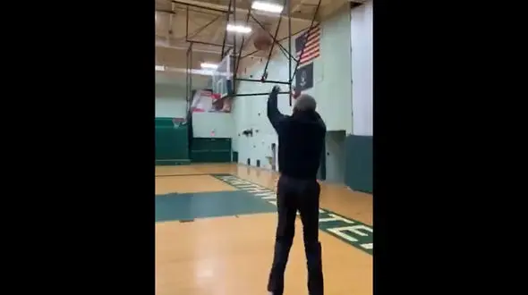 باراک اوباما بسکتبالیست قدری است + فیلم