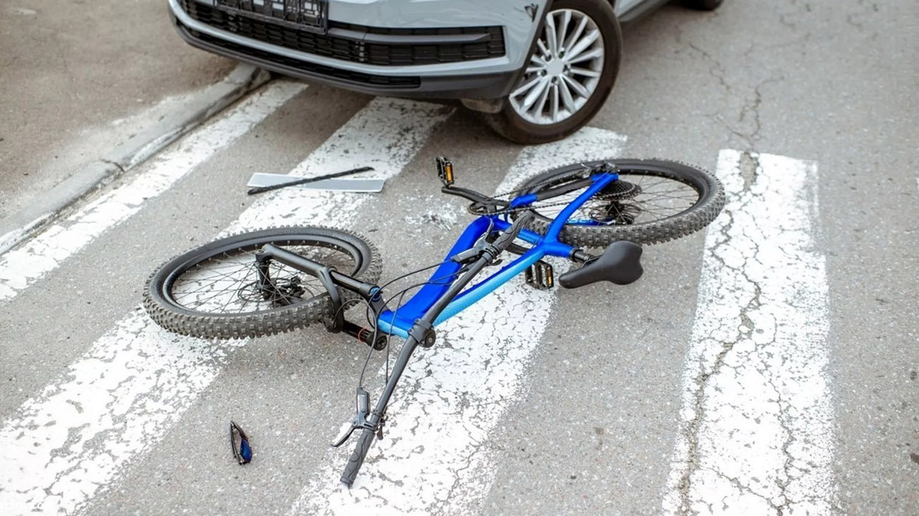 ببینید / کشته شدن یک دوچرخه‌سوار پس از تصادف وحشتناک در خیابان + فیلم