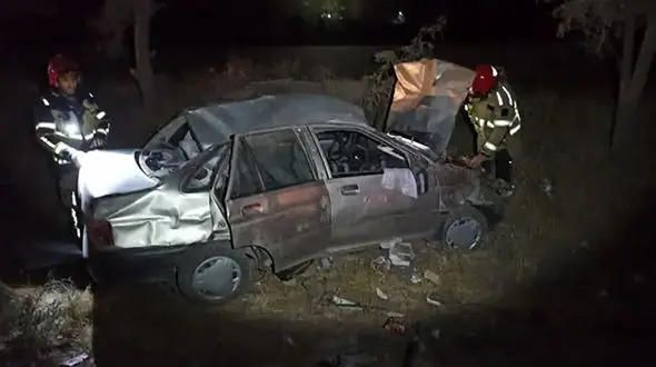 واژگونی هولناک پراید در جاده بوئین زهرا / پراید مچاله شد + عکس