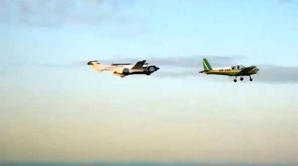 فیلم از اولین ماشین پرنده / شگفت انگیز از پرواز تا رالی بازی در خیابان