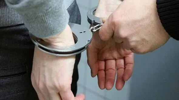 حکم های عجیب برای 2 زندانی فاروجی / دزد باید گچ کاری کند !