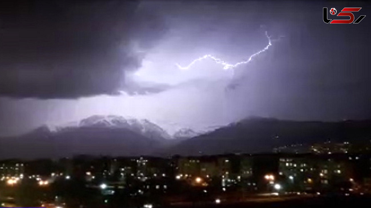 فیلم زیبا از رعد و برق در تهران 