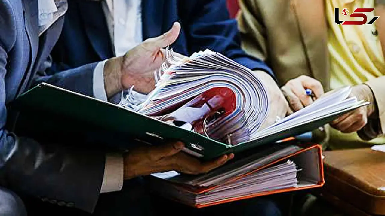 درگیری متهم پرونده اقتصادی با وکیلش در دادگاه انقلاب