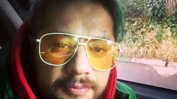 خالکوبی عجیب علی صادقی روی صورتش+عکس