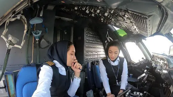 شوخی مهران مدیری با  کاپیتان نشاط جهانداری +فیلم