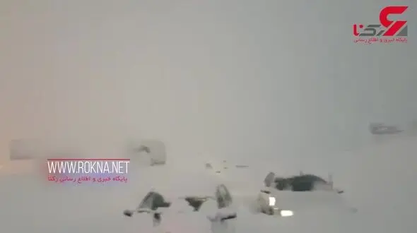 مدفون شدن خودروها در برف سنگین جاده سراوان به فومن + فیلم