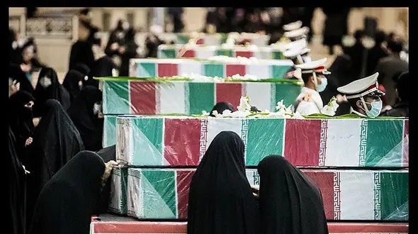 آغاز مراسم تشییع پیکر پاک 150 شهید از مقابل دانشگاه تهران به سمت معراج‌الشهدا + فیلم و تصاویر