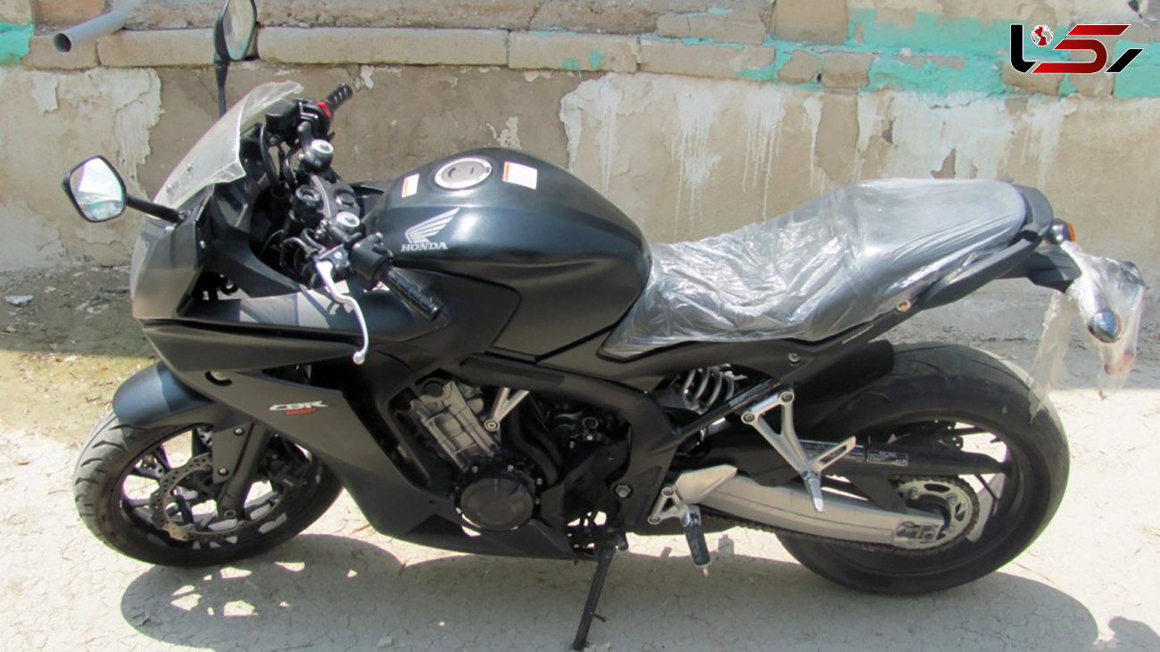 توقیف موتورسیکلت قاچاق در لارستان