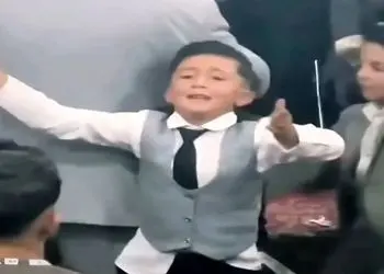 فیلم آواز محلی / بزرگا وسط عروسی خودی نشون میدن ولی این بچه گل مجلسه صد هیچ سر تر از همه اس 