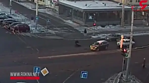 حرکت نمایشی حین عبور از خیابان کار دست پسر جوان داد + فیلم