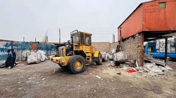 جمع‌آوری ۱۸۰۰ کیلوگرم پسماند خشک از مراکز غیرمجاز در محدوده ناحیه ۳