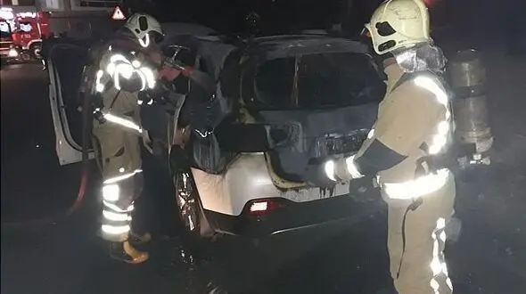  آتش‌گرفتن بی‌دلیل خودروی مدل بالا در شهرک گلستان+ عکس